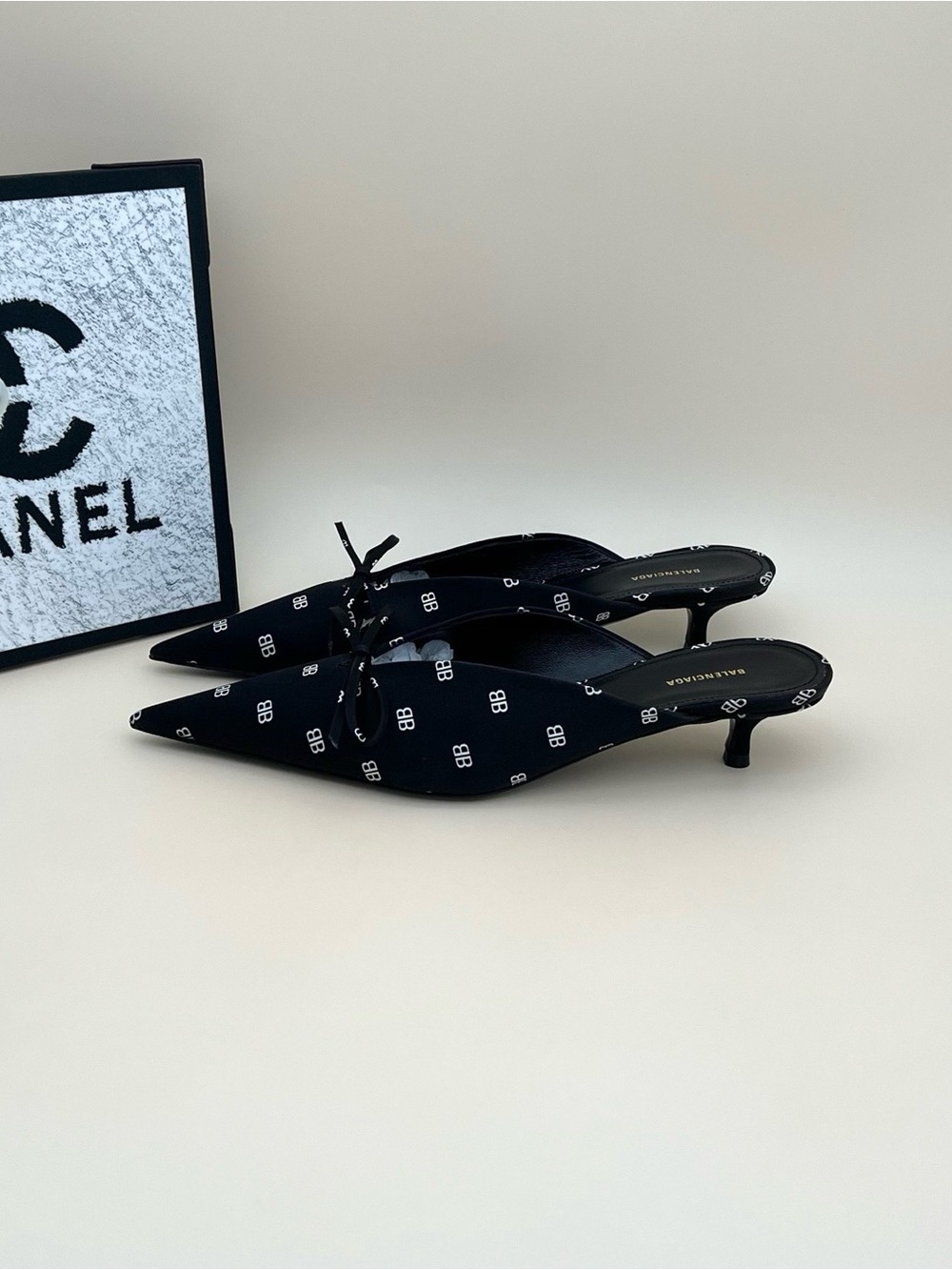 🚩steal Balenciaga Black Logo Pointed-Toe Kitten-Heel Mules with Bow